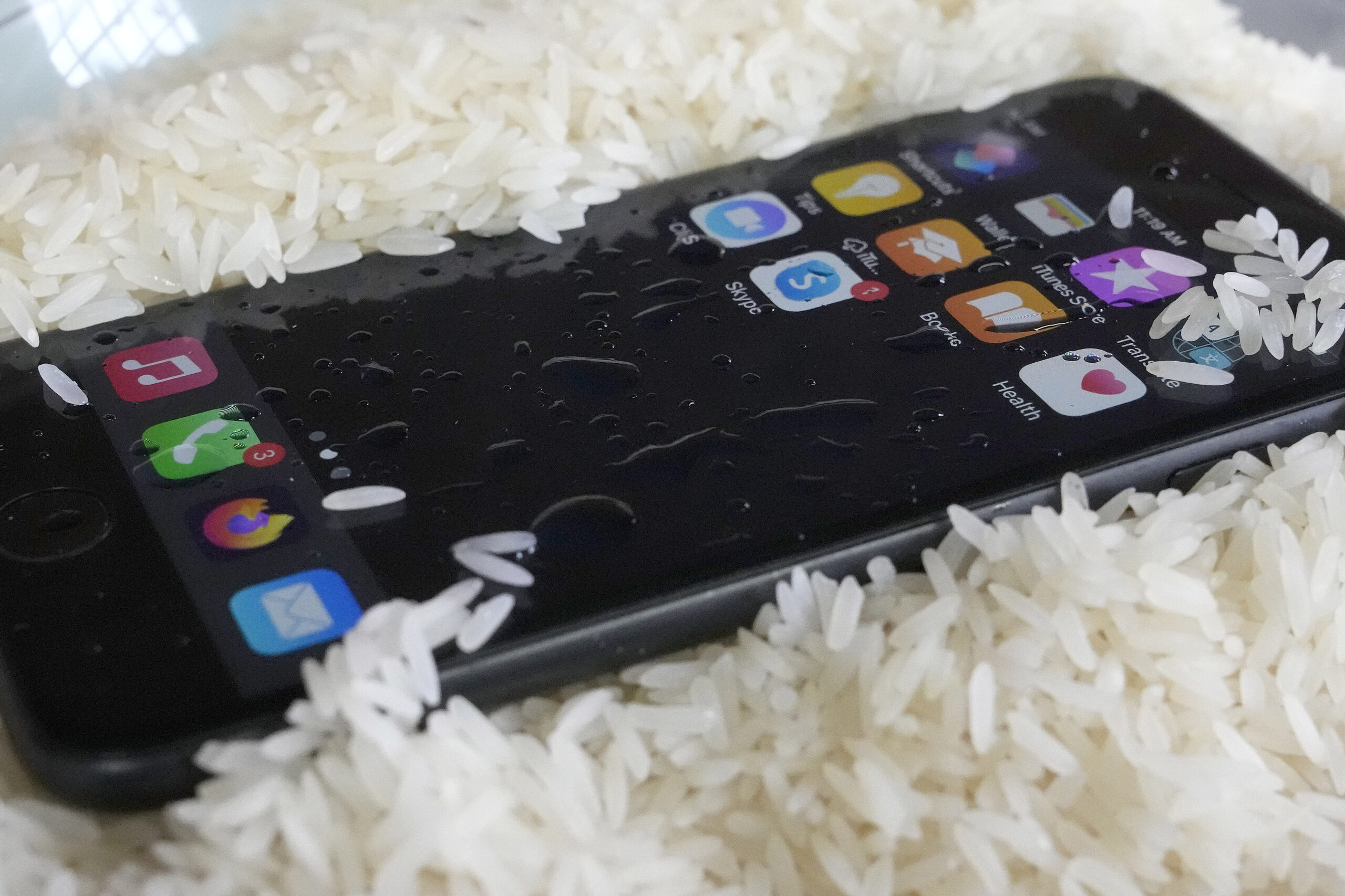 One Tech Tip Don’t Use Rice For Your Device, Here’s How To Dry Out